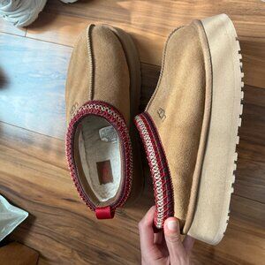 Ugg Womens Platform Tazz II in chesnut